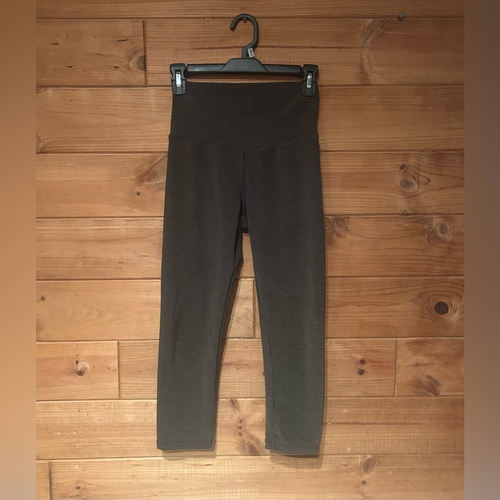 ABS2B Fitness Apparel Olive Green Workout Capris Size Small